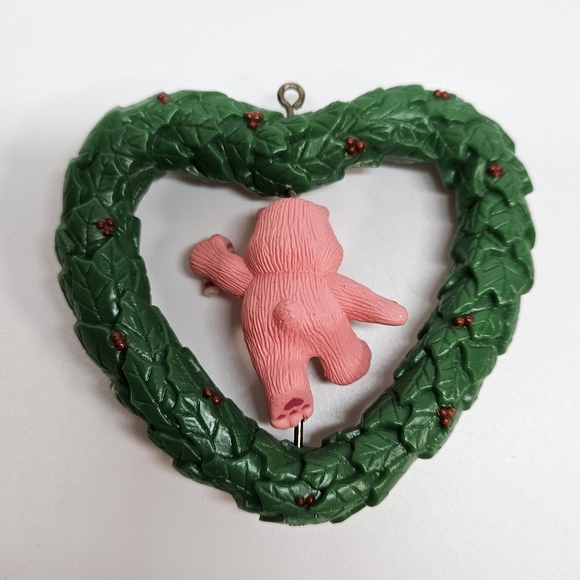 VINTAGE Care Bears Spinning Cheer Bear Heart Wreath Christmas Ornament 1984 - Picture 3 of 4